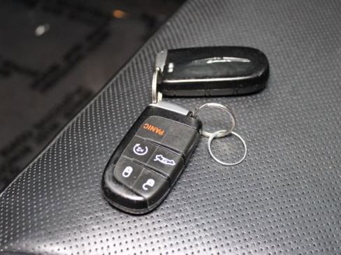 Used 2016 Chrysler 300 C image 13