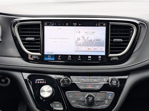 New 2026 Chrysler Pacifica Select AWD/4WD image 9