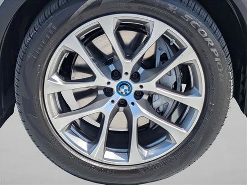 Used 2024 BMW X5 xDrive50e w/ Parking Assistance Package AWD/4WD image 26