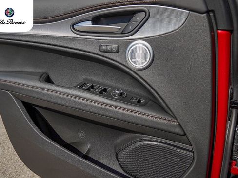 New 2025 Alfa Romeo Stelvio Sprint AWD/4WD image 18