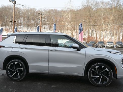 Used 2024 Mitsubishi Outlander SEL image 7