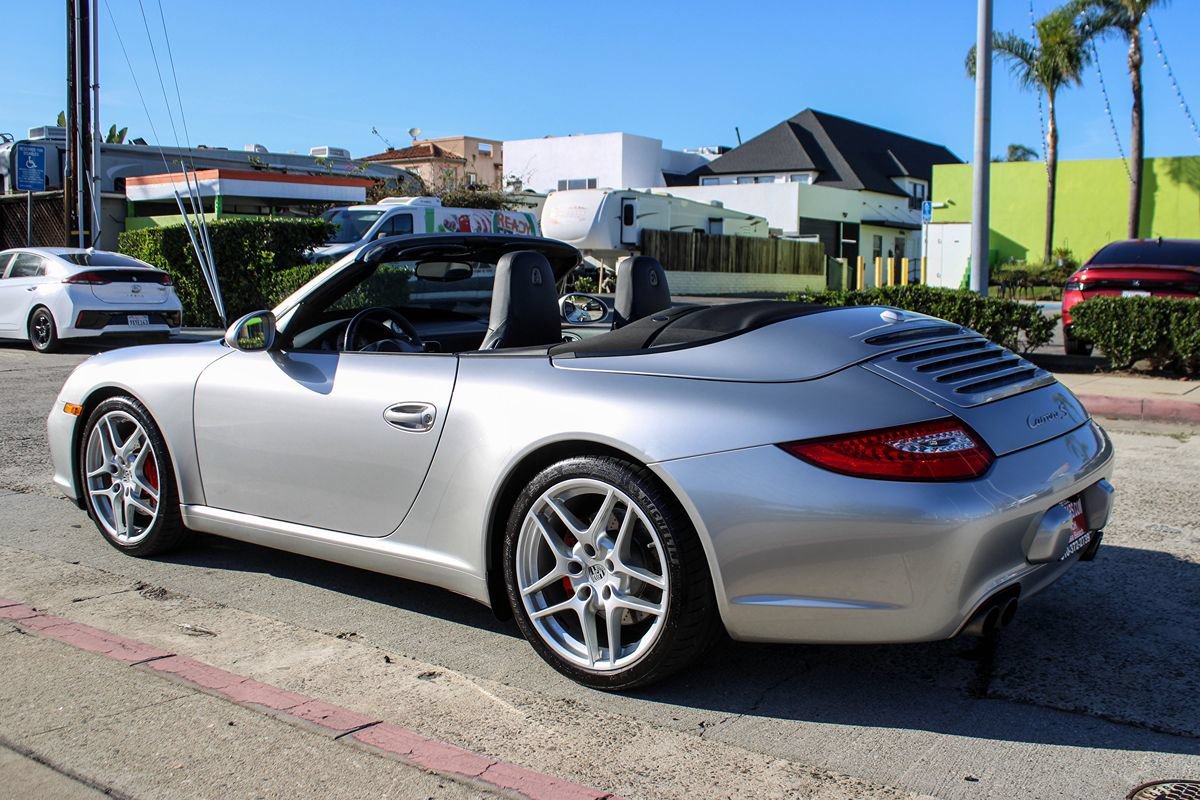 Used 2010 Porsche 911 Carrera S RWD image 3