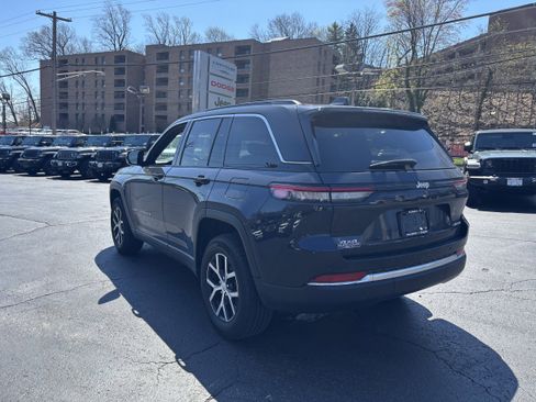 Certified 2024 Jeep Grand Cherokee Limited AWD/4WD image 7