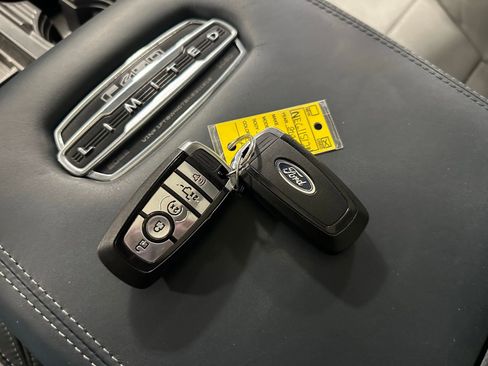 Used 2022 Ford F450 Limited w/ FX4 Off-Road Package image 33