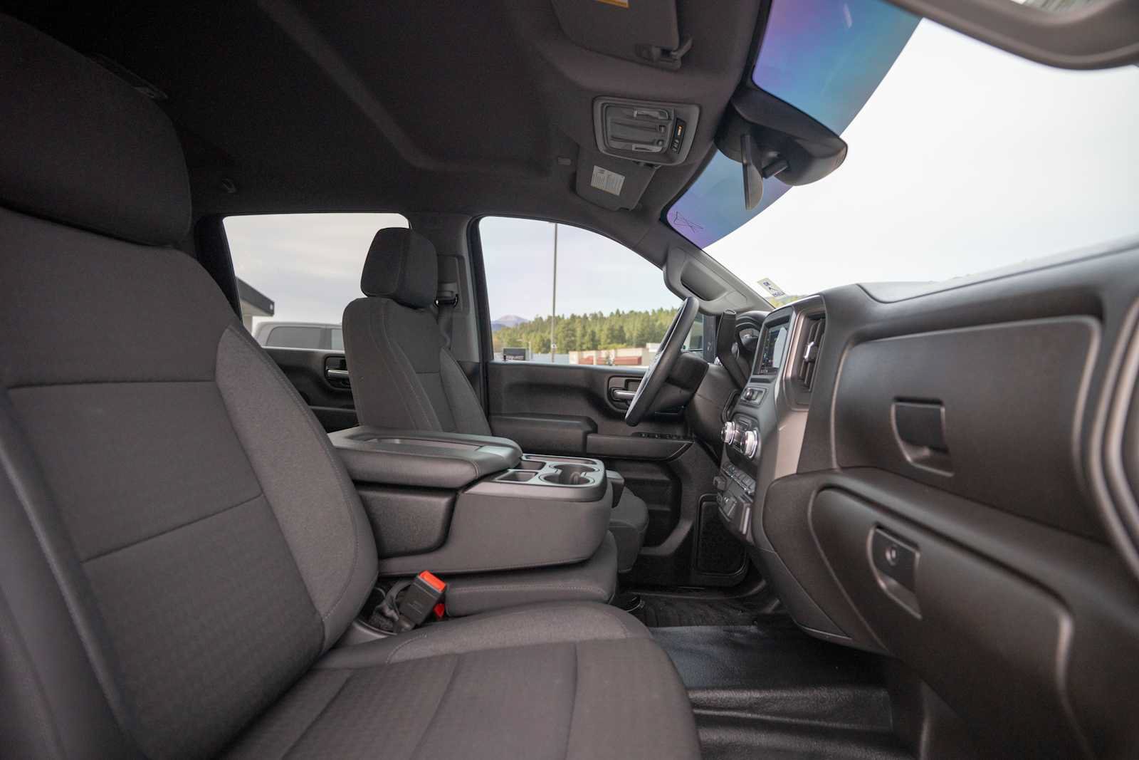 Used 2025 GMC Sierra 2500 Pro w/ 1SA Pro Safety Plus Package AWD/4WD image 9