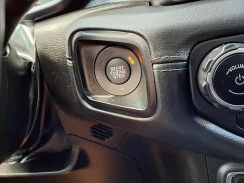 Used 2024 Jeep Wrangler Unlimited Sahara image 10