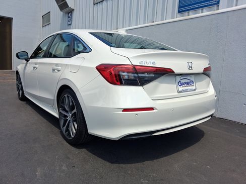 Used 2024 Honda Civic Touring image 3