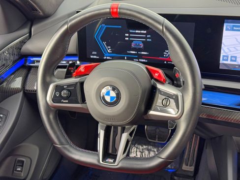 Used 2025 BMW M5 w/ Carbon Package image 22