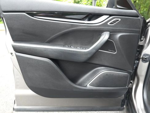 Used 2022 Maserati Levante GT image 26