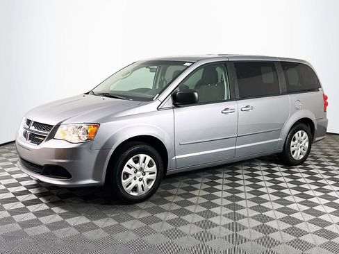 Used 2017 Dodge Grand Caravan SE w/ Power Window Group FWD image 4