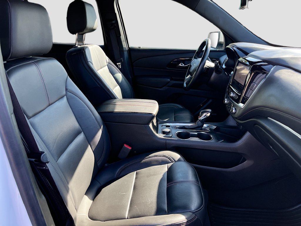Used 2023 Chevrolet Traverse RS FWD image 30