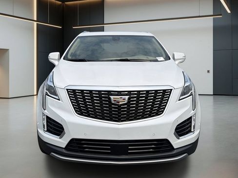 Used 2021 Cadillac XT5 Premium Luxury w/ Platinum Package FWD image 9