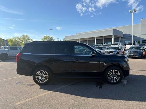 Used 2025 Ford Expedition Active AWD/4WD image 7