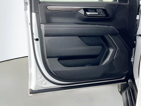 Used 2025 Chevrolet Tahoe LT image 18