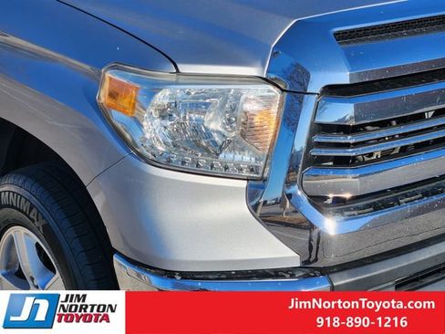 Used 2017 Toyota Tundra SR5 w/ SR5 Upgrade Package image 11
