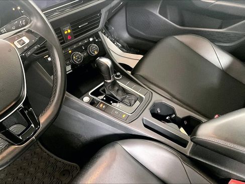 Used 2019 Volkswagen Jetta SE image 16