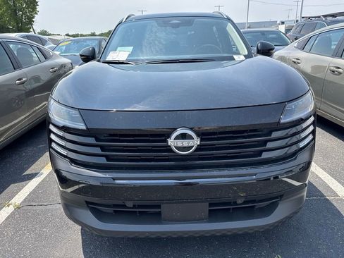 Used 2026 Nissan Kicks SV w/ SV Premium Package AWD/4WD image 2