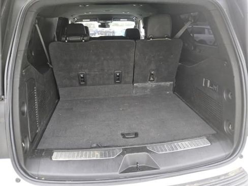 Used 2023 Chevrolet Suburban RST w/ Sport Performance Package AWD/4WD image 8