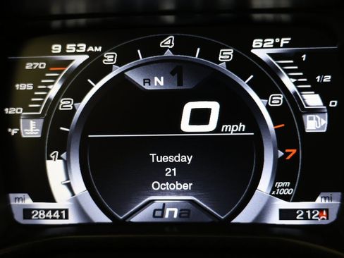 Used 2015 Alfa Romeo 4C Base w/ Leather Interior Group image 9