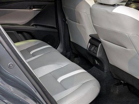 Used 2025 Toyota Camry SE image 18