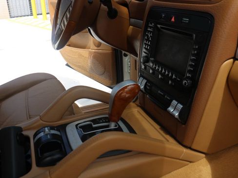 Used 2008 Porsche Cayenne AWD/4WD image 35