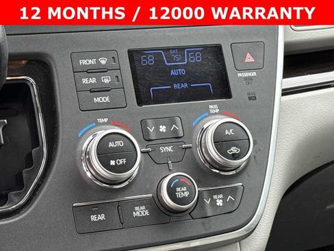 Used 2018 Toyota Sienna XLE w/ XLE Navigation Package FWD image 22