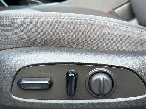 Used 2023 Chevrolet Malibu LT image 25