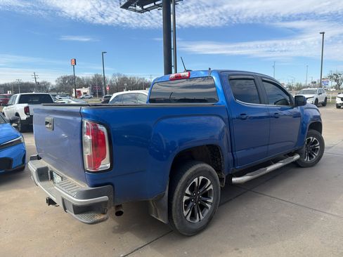Used 2019 GMC Canyon SLE image 2