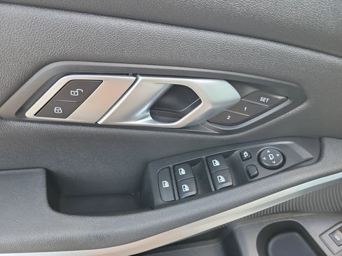 Used 2020 BMW 330i Sedan w/ Convenience Package image 24