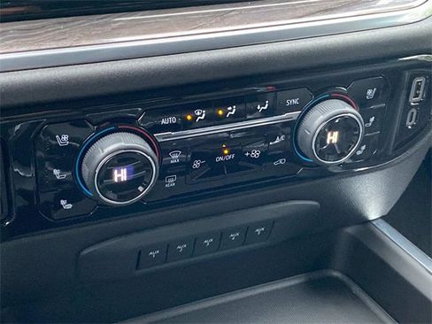 Used 2024 Chevrolet Silverado 2500 LTZ w/ LTZ Convenience Package image 25