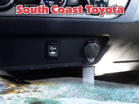 Used 2016 Toyota Tacoma SR5 image 31
