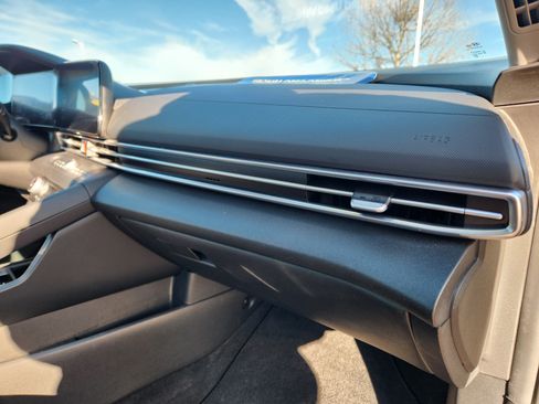 Certified 2023 Hyundai Elantra SEL w/ Convenience Package image 16