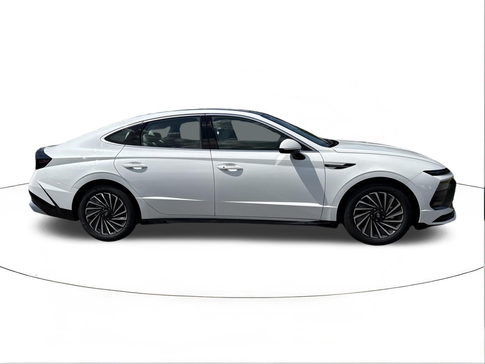 New 2026 Hyundai Sonata SEL FWD image 2