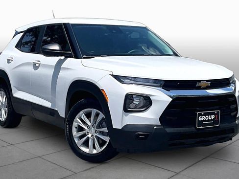 Used 2023 Chevrolet TrailBlazer LS FWD image 3