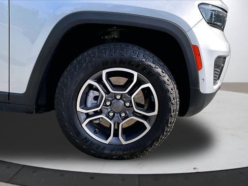 Used 2023 Jeep Grand Cherokee Trailhawk w/ Advanced Protech Group II AWD/4WD image 34