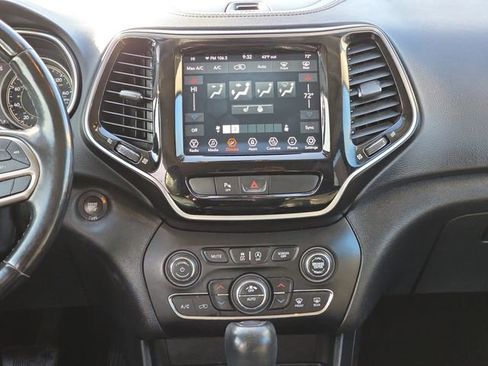 Used 2020 Jeep Cherokee Limited image 11