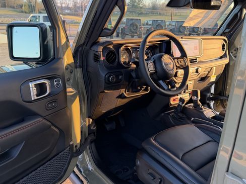 New 2026 Jeep Gladiator Rubicon AWD/4WD image 13