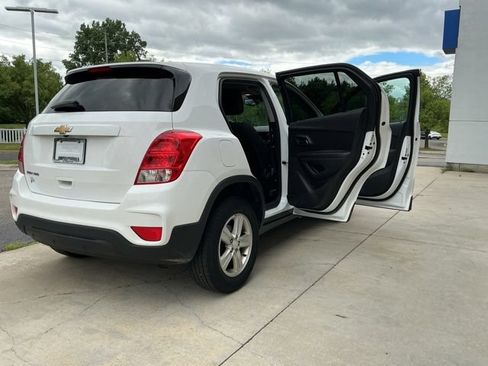 Used 2019 Chevrolet Trax LS w/ Tint and Cruise Package AWD/4WD image 21