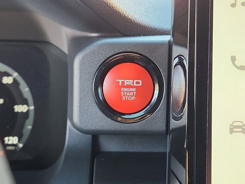 New 2025 Toyota 4Runner TRD Off-Road Premium image 15