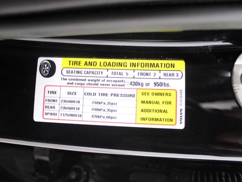 Used 2022 Volvo XC60 B5 Momentum image 33