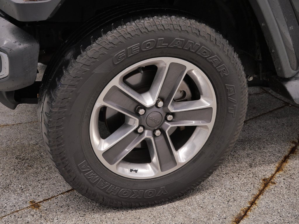 Used 2019 Jeep Wrangler Unlimited Sahara AWD/4WD image 13