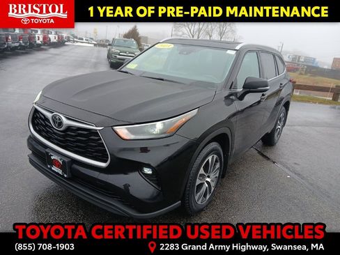 Certified 2023 Toyota Highlander XLE image 3