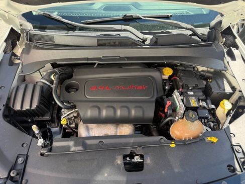 Used 2018 Jeep Compass Sport w/ Tech Group FWD image 12