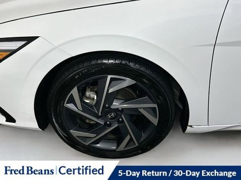 Certified 2024 Hyundai Elantra Limited image 34