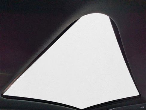 New 2025 BMW 750e xDrive image 15