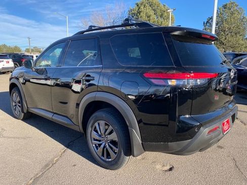 New 2025 Nissan Pathfinder SV image 3