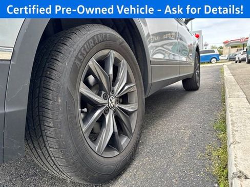 Certified 2023 Volkswagen Tiguan SE w/ Panoramic Sunroof Package AWD/4WD image 12