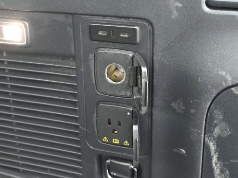 Used 2025 Ford Expedition Max Platinum w/ Driver's Package image 33