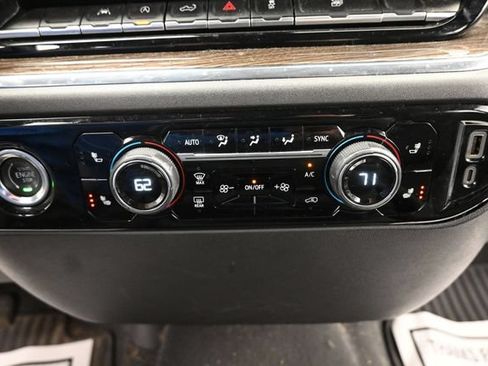 Used 2023 Chevrolet Silverado 1500 LT AWD/4WD image 16