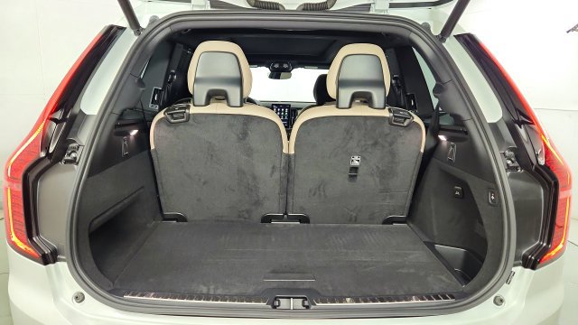 Used 2026 Volvo XC90 T8 Ultra w/ Protection Package Premier AWD/4WD image 42